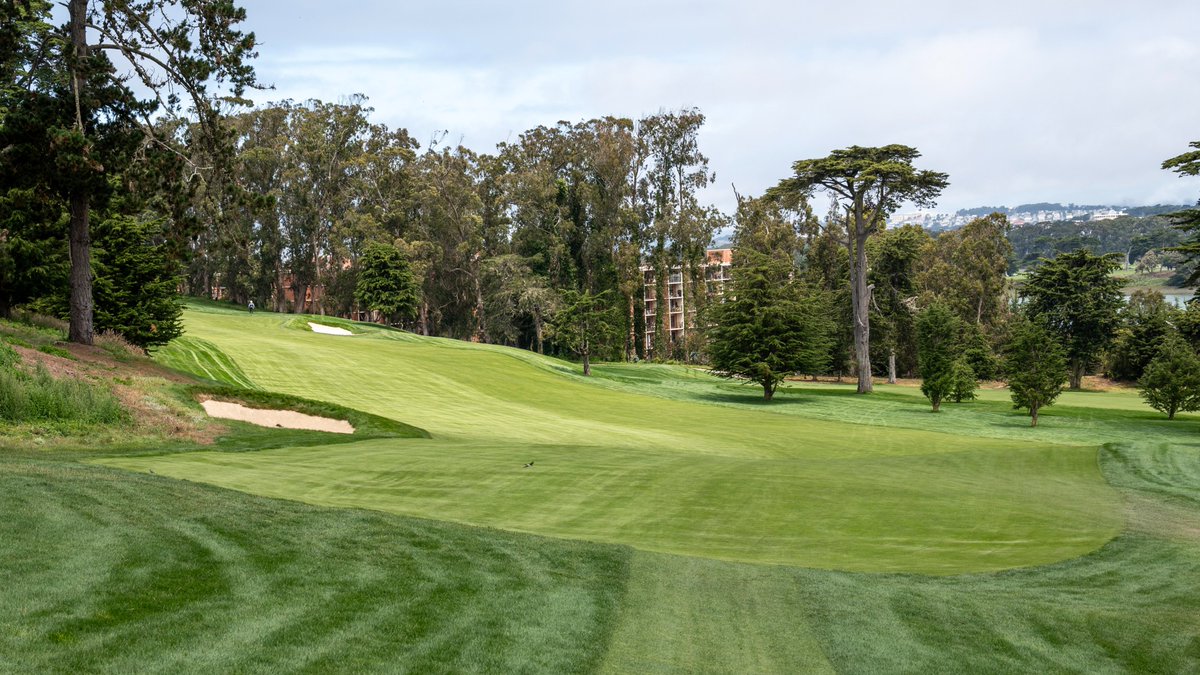 garrett_TFE's tweet image. Not going to lie and say I love the Olympic Club's Lake Course, but I respect it. It puts you in a cage match against the slope of the property, and if you're not a stellar player, you're probably going to lose.
Looking forward to this year's U.S. Amateur.