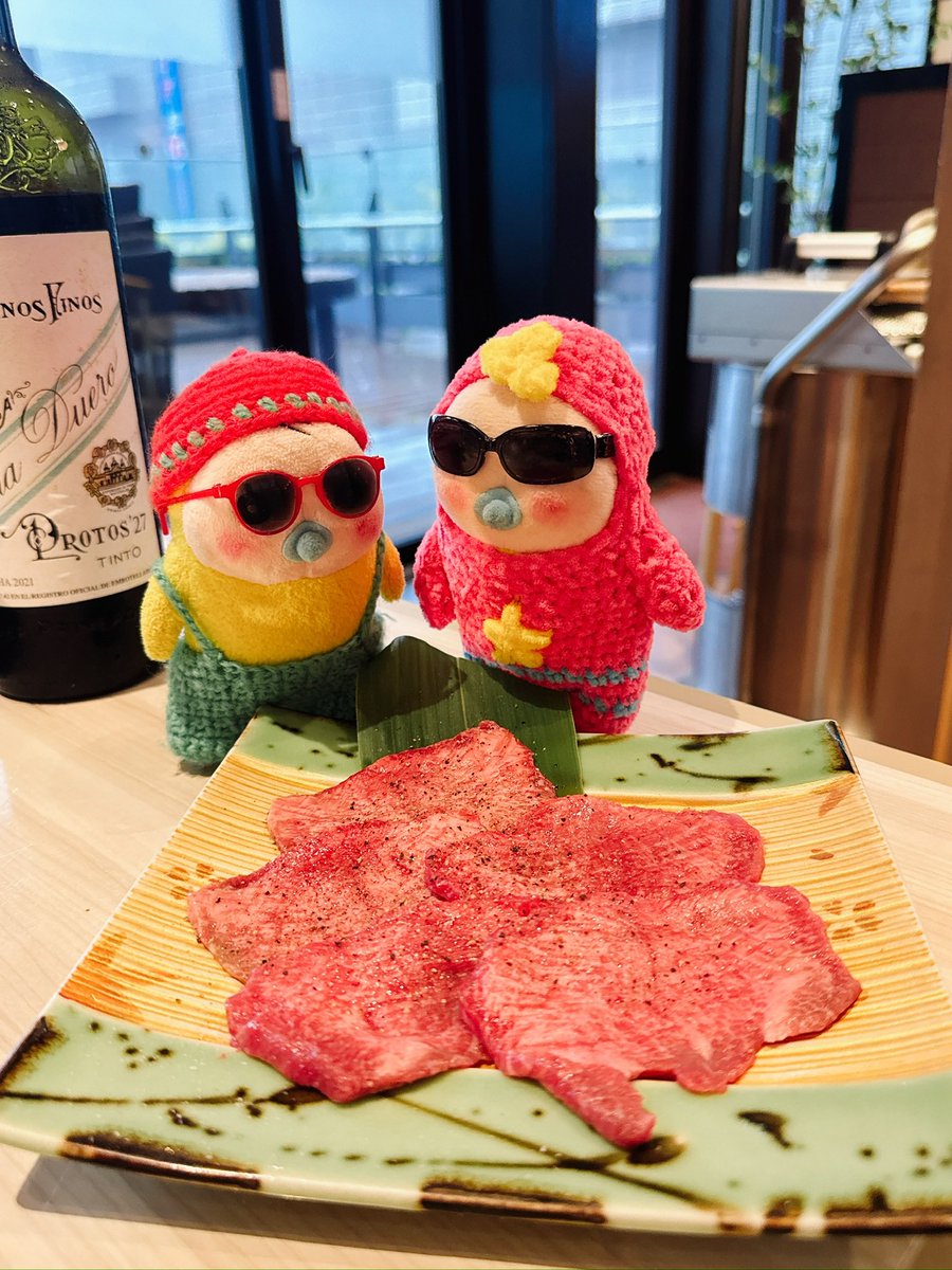 juisudon0826's tweet image. 昨日は焼肉屋さんで夫の誕生日会をしました🥩

次々とテーブルに運ばれるお肉に興味津々のめめたん達😆
お肉の後には、プリンやアイスクリームそしてクッパも食べて大満足😋

とって美味しいお肉をたっぷり食べてエネルギーチャージしたので、また今日から元気に過ごして行けそうです🥰

#めめたん
