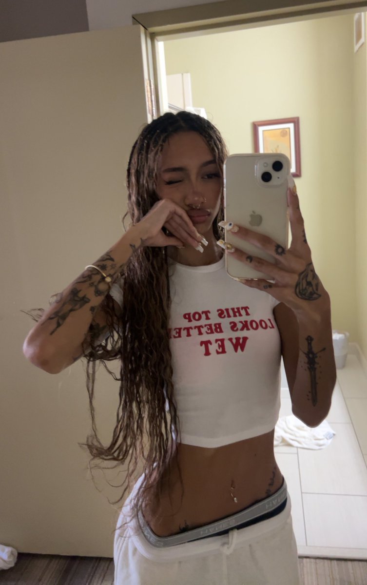 ArlaWanwan's tweet photo. Aria

•19 años
•50 kg
•Snowbunny 
•trad wife 

#SEXROL #BNWO #Fakerol #SEXTING 

💕si algo me enseñó mamá es que una mujer para ser feliz necesita un negro qué te deje bien cogida y con toda la leche adentro💕 https://t.co/0nKOH3yyzb