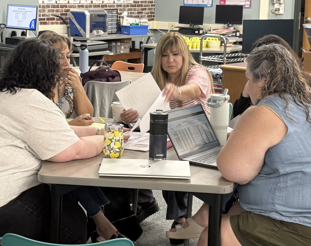 NISDMyers's tweet photo. Great job to our ⭐️Myers Leadership Team⭐️ for intentionally planning today and setting purposeful goals for our campus to thrive in 2025! #TheMyersAdventure https://t.co/Ib1snHt04c