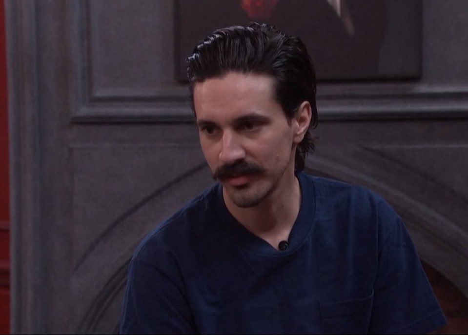 jessicalesko's tweet image. hiding a fully intact hairline like this under a beanie is unheard of wow #bb27