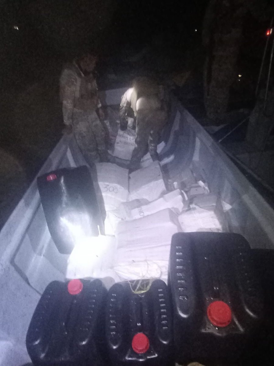 Operación multinacional desarticula tres rutas narco-marítimas: 4,2 toneladas de droga incautadas.

Gracias al trabajo coordinado entre nuestra <a href="/ArmadaColombia/">Armada de Colombia</a>, <a href="/FuerzaAereaCol/">Fuerza Aeroespacial Colombiana</a>, inteligencia naval y aliados internacionales, neutralizamos 3 embarcaciones GO-FAST en el Caribe y el