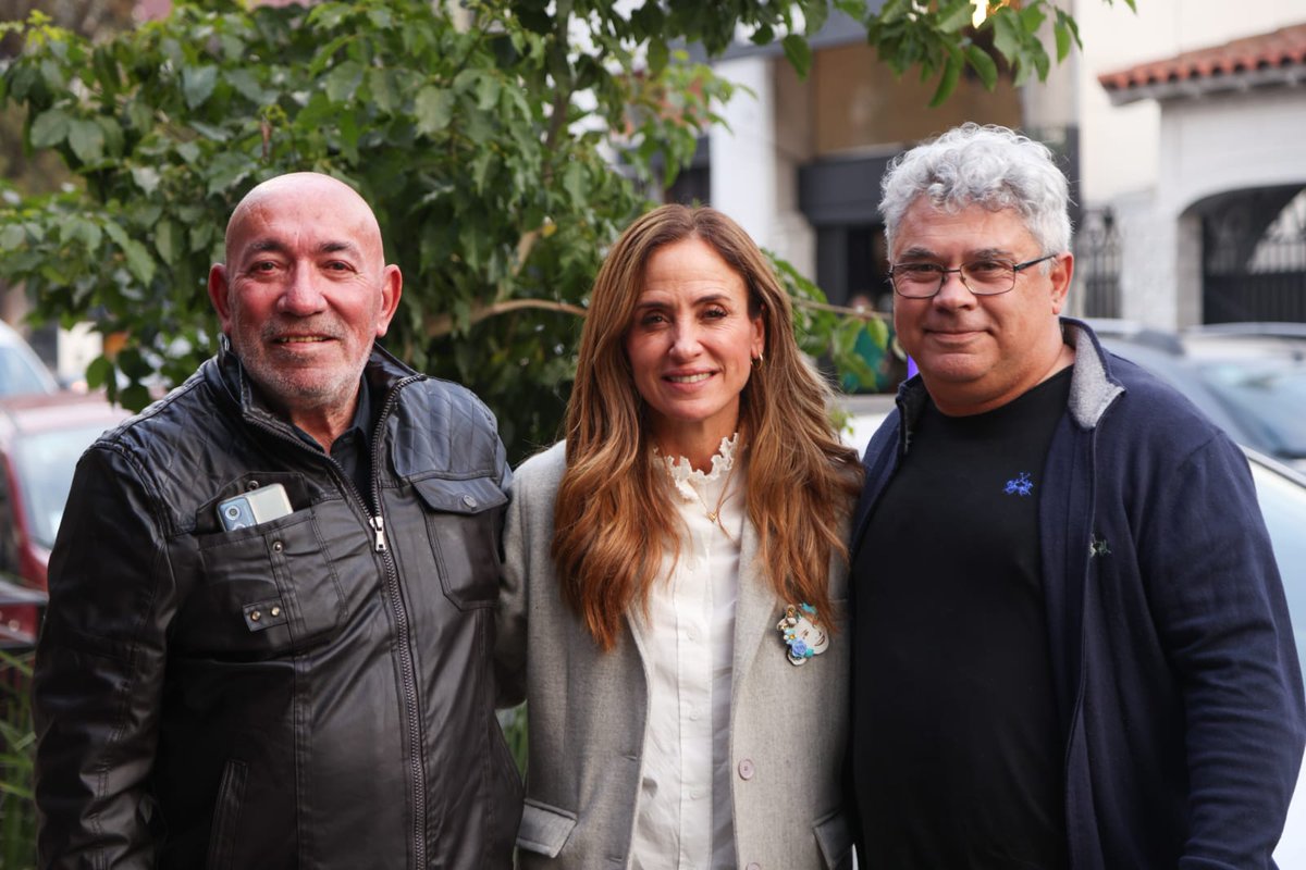 vtolosapaz's tweet image. En tiempos de profunda crisis económica y social, elegimos estar cerca, acompañando, construyendo comunidad.

En #TresDeFebrero nos reunimos con referentes del #CaminoALaVictoria, compartiendo una charla profunda sobre la realidad del distrito, las problemáticas que golpean a los…