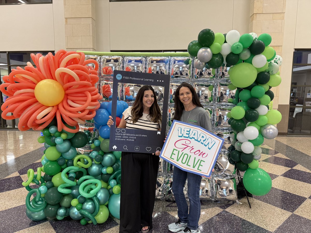 Learn_AndGo's tweet image. At #Cultivate25, we explored how tools like @ClassCompanion_ + @SnorklApp shift feedback from teacher-led to student-driven. Real-time, AI-powered support that helps students reflect, revise, and grow on their terms. So many great convos with thoughtful educators! #FISDLearns