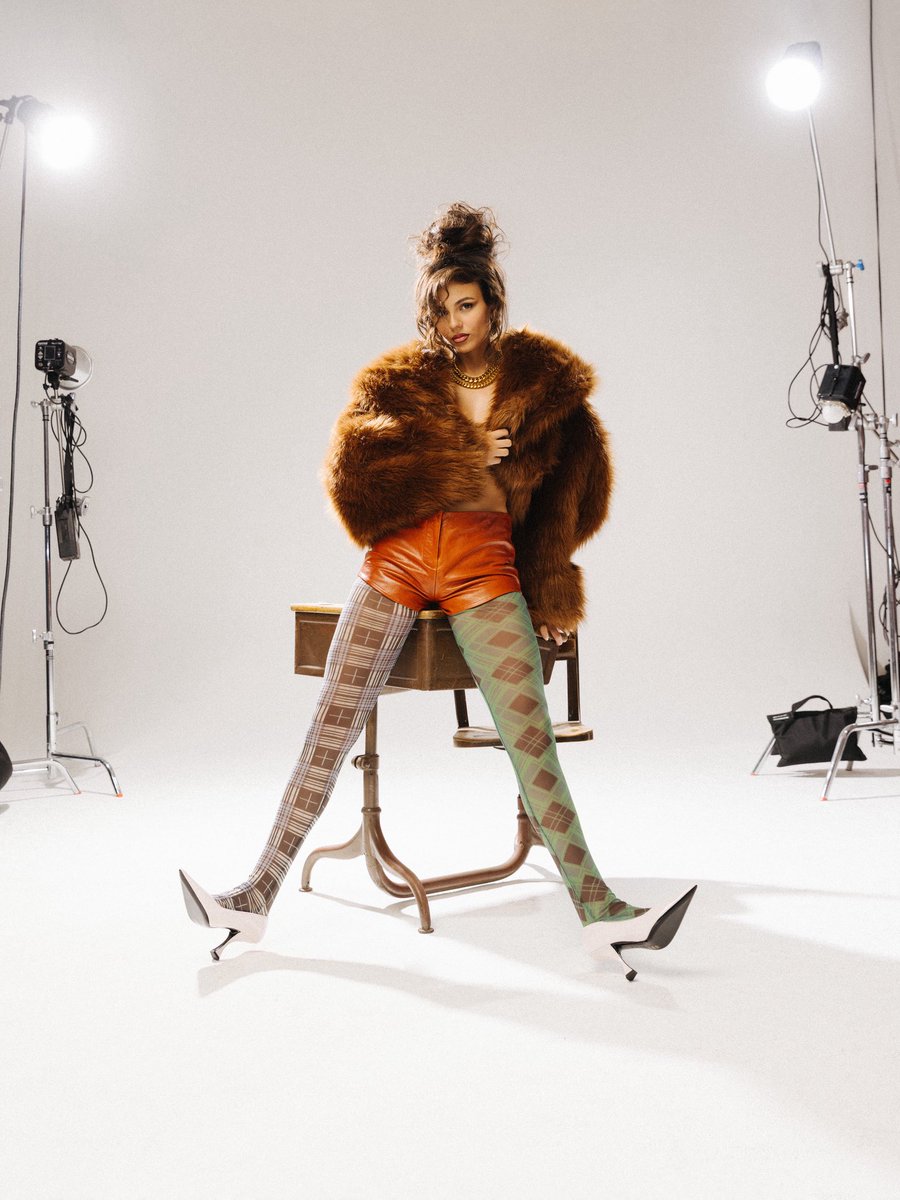 VictoriaJustice's tweet photo. A few more because I loved this shoot sm ☺️💋🙏🏻 https://t.co/OlcoF4ooOD