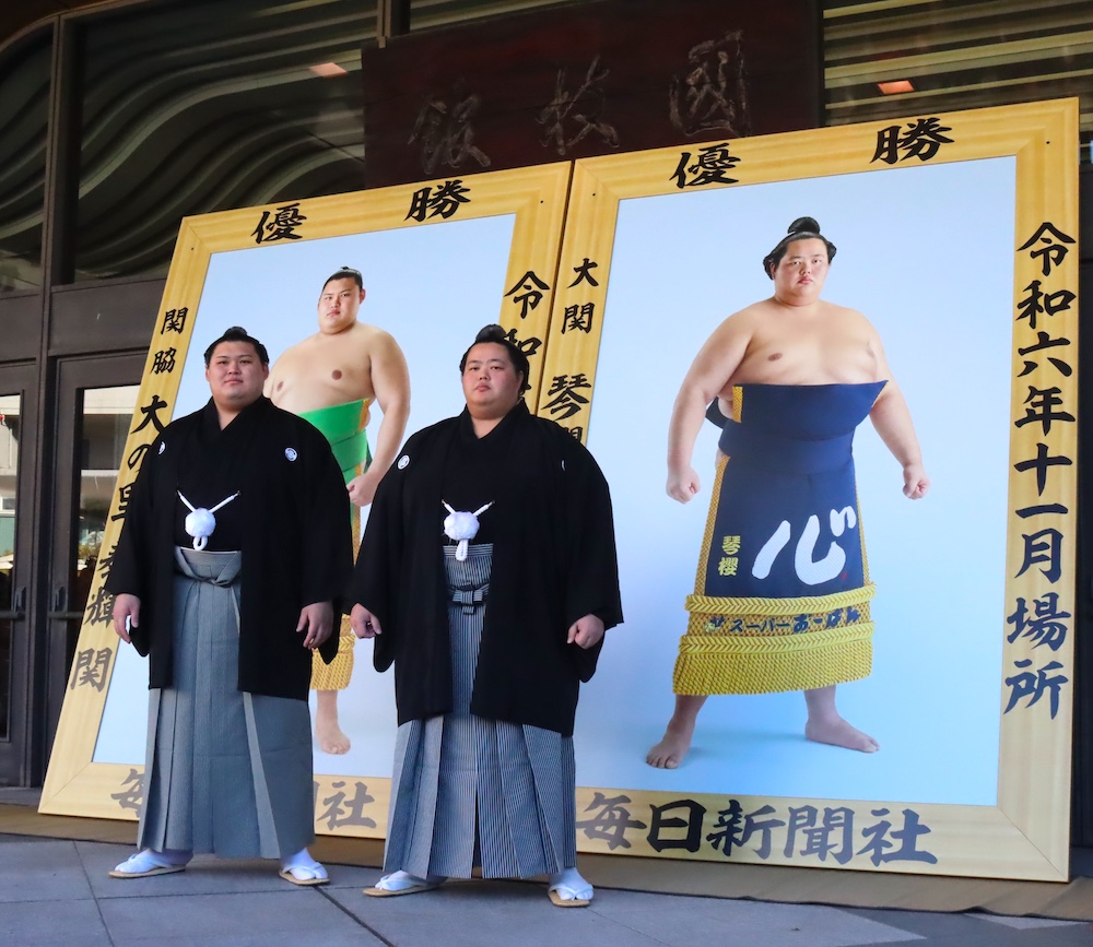 今日の #大相撲クイズ 🎩 ＞ 7月18日(金) Q、優勝力士に送られる優勝額