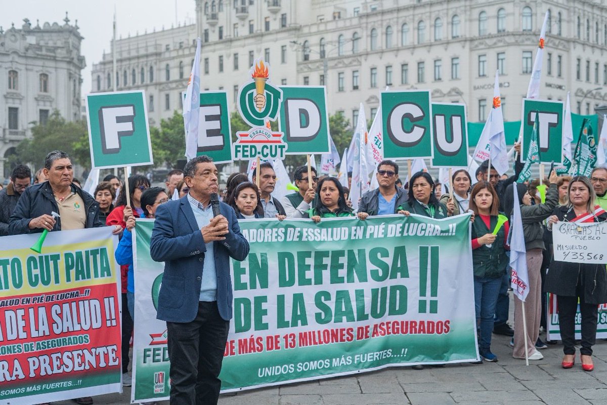 Wilfredo Ponce (@willy_poncec) on Twitter photo #Presidenta de la Republica <a href="/DinaBoluarte_/">Dina Boluarte</a> sorda que no escucha los reclamos de los asegurados y trabajadores, quien pretende desaparecer <a href="/EsSaludPeru/">EsSalud Perú</a>, los trabajadores en pie de lucha este 16 de Julio HUELGA NACIONAL <a href="/DanielMaurateR/">Daniel Maurate R.</a> #80AñosFEDCUT #Presidenta de la Republica <a href="/DinaBoluarte_/">Dina Boluarte</a> sorda que no escucha los reclamos de los asegurados y trabajadores, quien pretende desaparecer <a href="/EsSaludPeru/">EsSalud Perú</a>, los trabajadores en pie de lucha este 16 de Julio HUELGA NACIONAL <a href="/DanielMaurateR/">Daniel Maurate R.</a> #80AñosFEDCUT