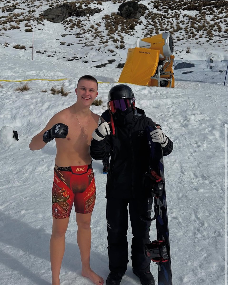 JohnathanCartel's tweet photo. Training so hard even in the snow https://t.co/CejjxR3fVG