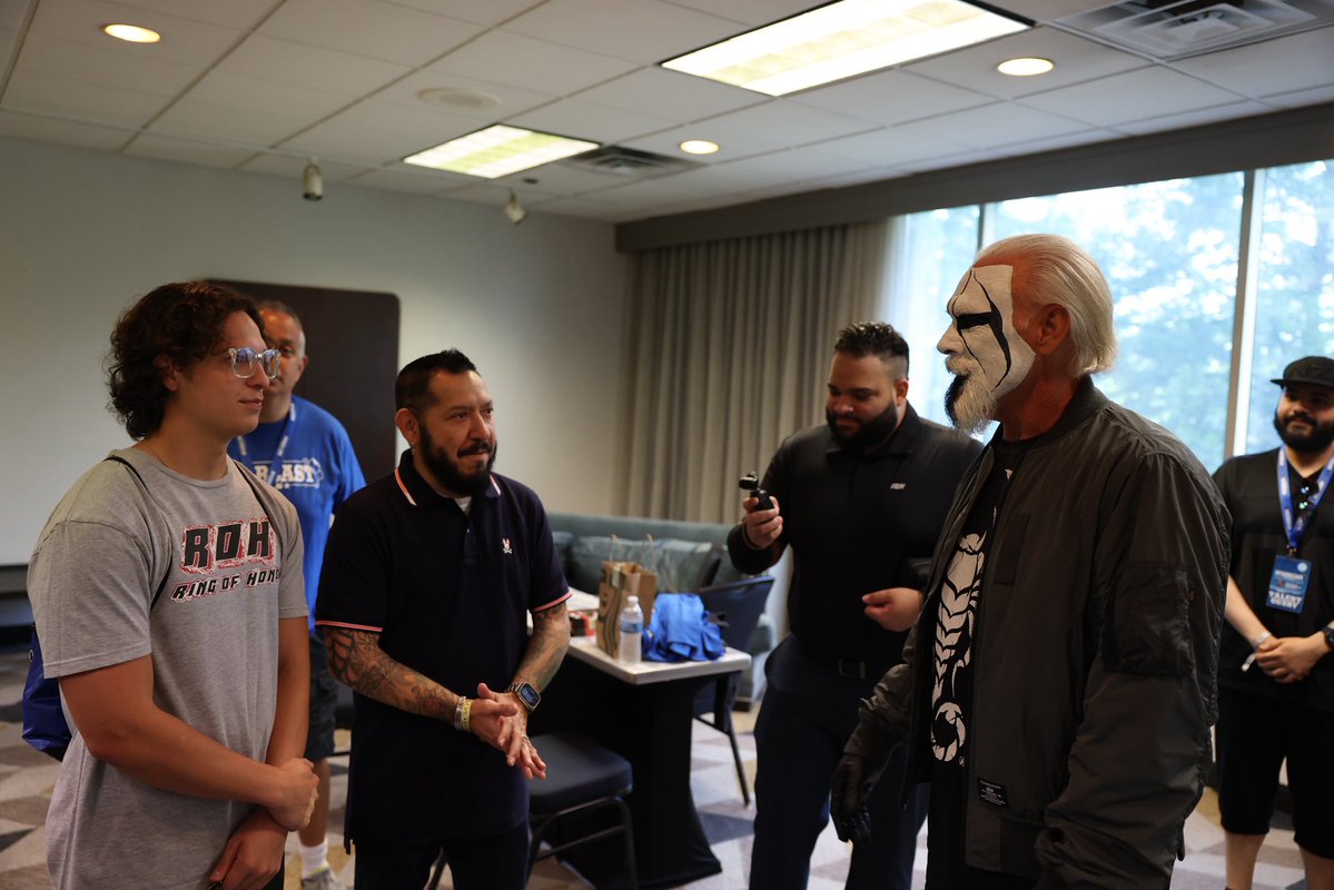 StarrcastEvents's tweet image. Meeting your favorite @AEW stars 🤩 #StarrcastTexas