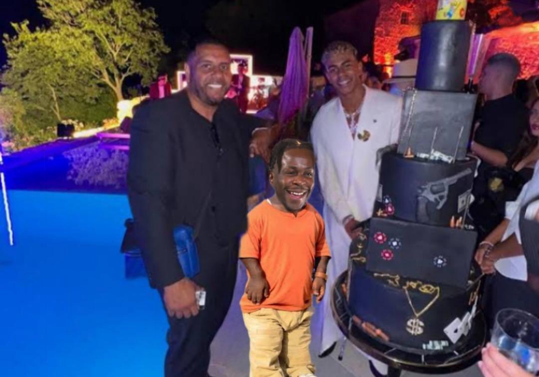 JLBooba (@booba) on Twitter photo .<a href="/Didibofficial/">QUADRA STADIUM 🏟️🏟️🏟️🏟️</a> carrément le gateau c'est ta maison!!! T'as plus qu'à garer la Maybach devant et tu commences ta nouvelle vie... 👌🏾🤣🤣🤣 .<a href="/Didibofficial/">QUADRA STADIUM 🏟️🏟️🏟️🏟️</a> carrément le gateau c'est ta maison!!! T'as plus qu'à garer la Maybach devant et tu commences ta nouvelle vie... 👌🏾🤣🤣🤣