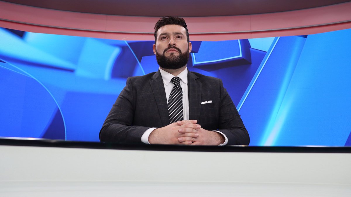 EmmE2111's tweet image. Aviso: los esperamos mañana en el @telediario de medio día. Nuevamente tendré la oportunidad de conducir e informarlos con las últimas noticias que suceden en #México 🇲🇽y al rededor del mundo 🌎Los esperamos a partir de las 12:00 y hasta las 15:00 hrs por canal 6.1
