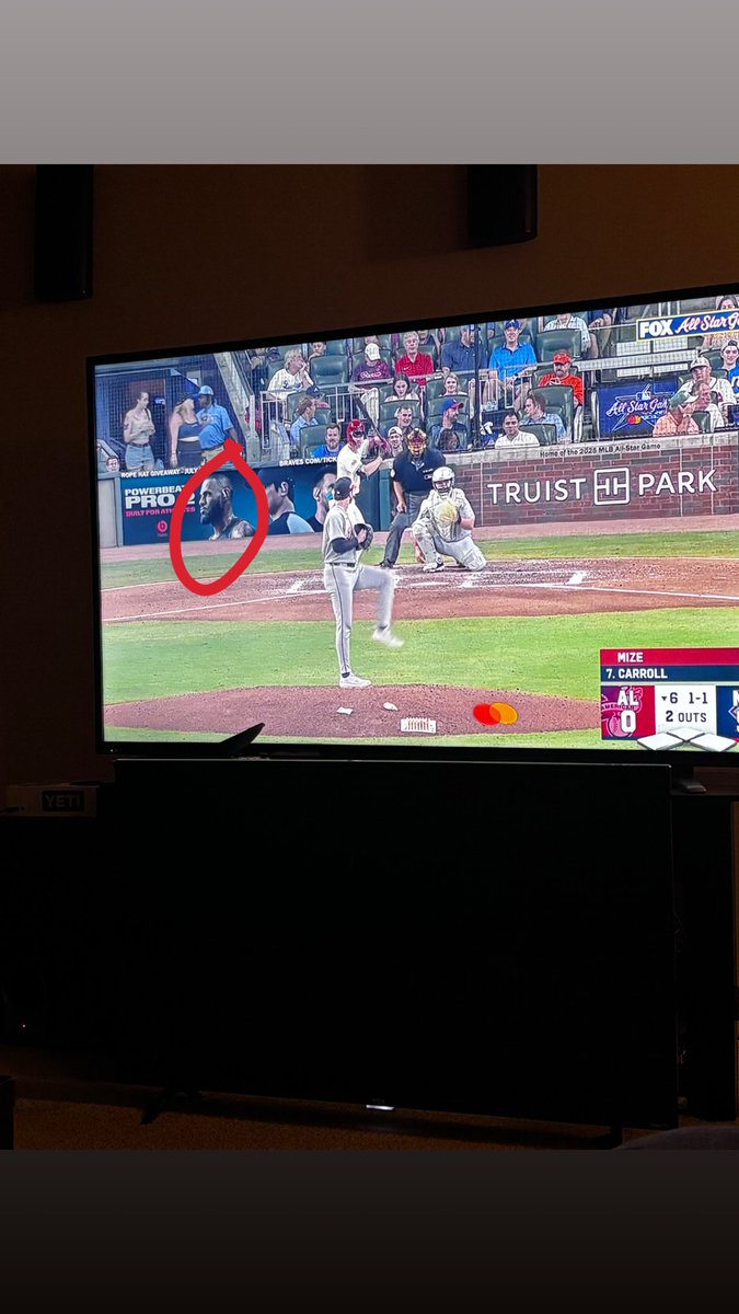 chadburnzz's tweet image. MLB all star game appearances:

Jordan:0

LeBron:1
