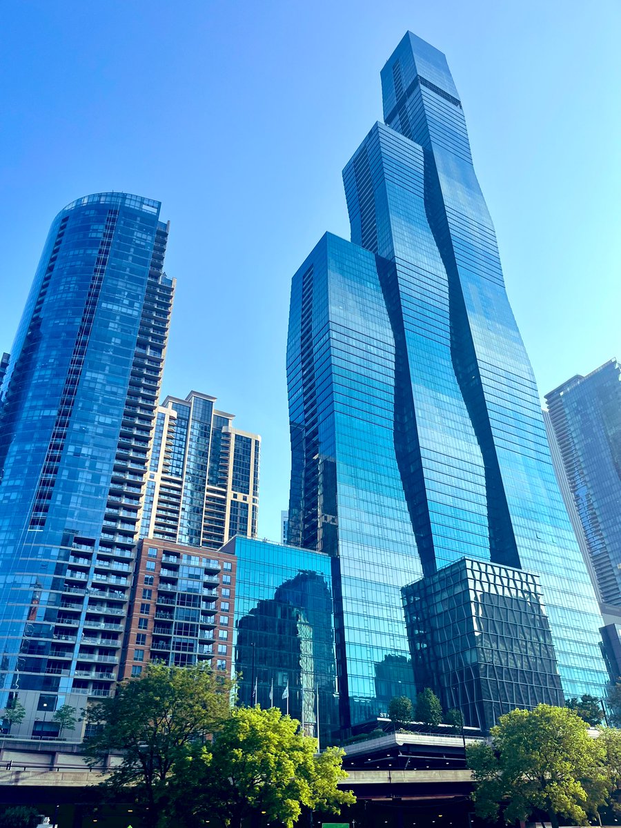 HeidiStevens13's tweet image. Take the @chiarchitecture cruise. Even if you’ve already taken it. Take it again ♥️