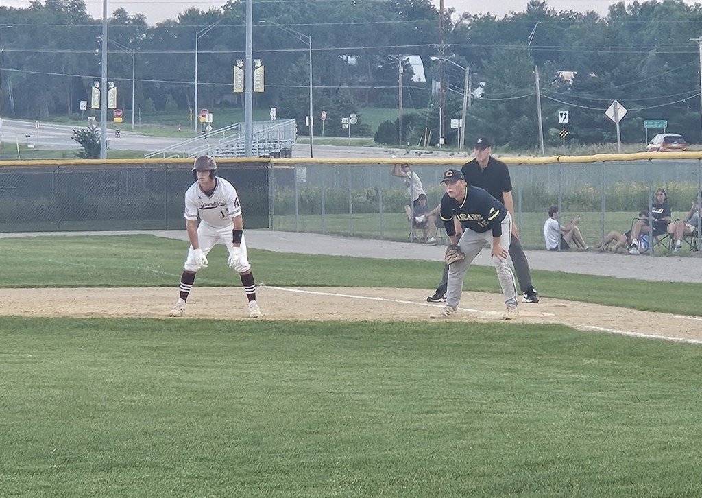 CougarsCascade's tweet photo. Cougars win! Baseball defeats Grundy Center in substate final action to advance to the @IHSAA state tourney! Good luck, Cougs! #chscougs #wdbqschools #ihsaa https://t.co/BCWkCeCsx1