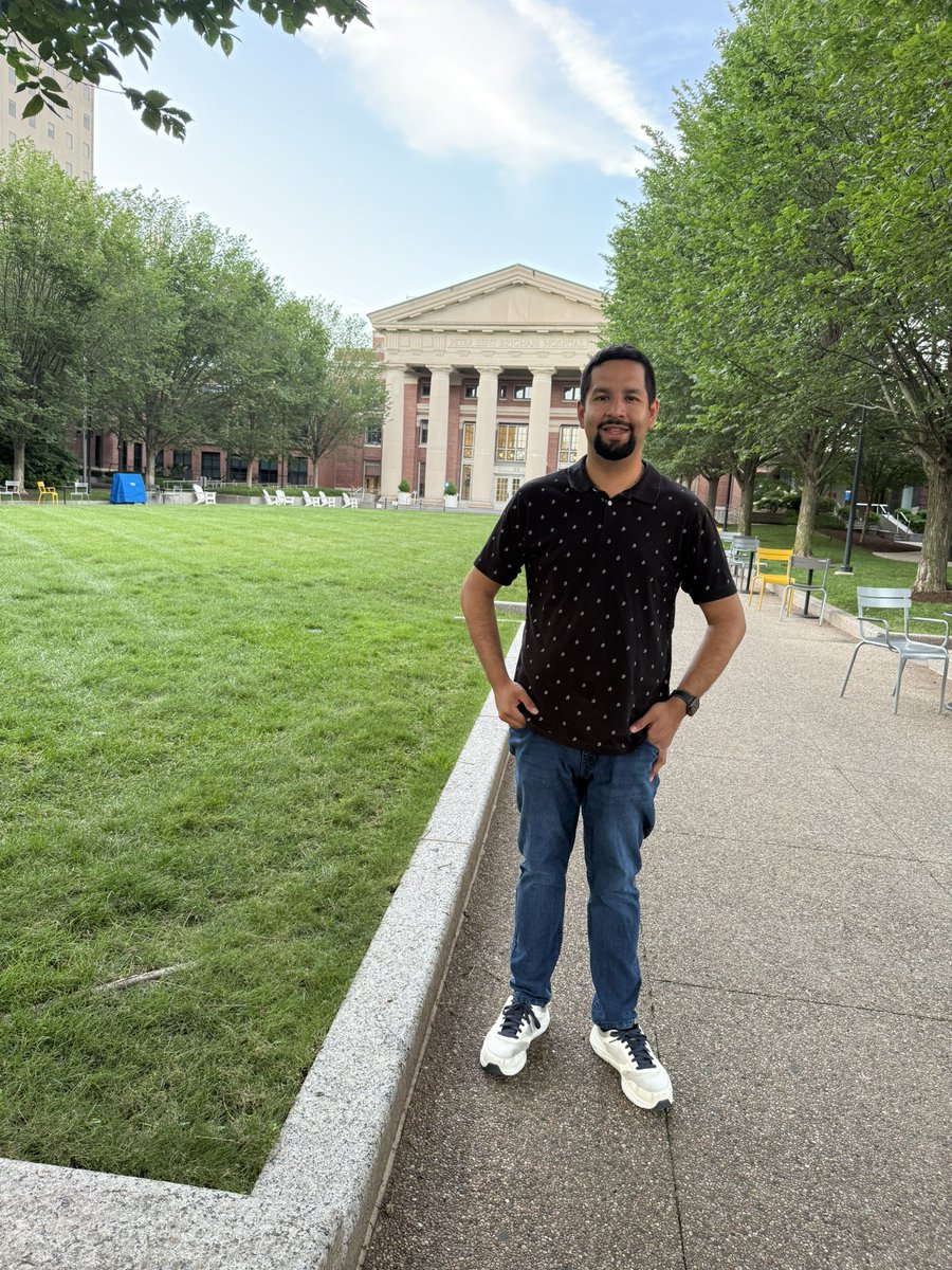 EspicheCarlos's tweet image. This is my first week as an attending at one of the hospitals and med schools I’ve looked up to for years. I'm grateful and excited to be part of @BrighamWomens and @harvardmed!
Let’s go!
#Harvard #AttendingLife #InternalMedicine #Nocturnist #Teaching #NewBeginnings #Grateful