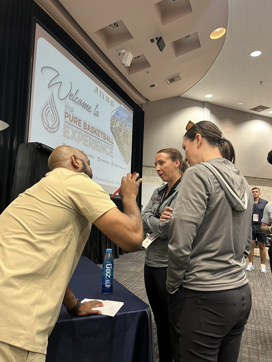 Alexisfromvegas's tweet image. now that I have my work phone back - just want to throw a couple photos up of @Jl3Basketball speaking at @PureSweat activation at #NBASummer

John has such great insight and is an amazing storyteller. Highly recommend he do this more often.