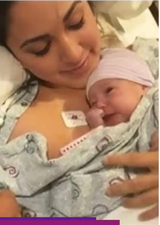 jantrends's tweet photo. Kiara Advani and Sidharth Malhotra welcome a baby girl. 
Reports suggest it was a normal delivery, which took place at Reliance Hospital in the evening.
Both Mom and Baby is doing well. 
#KiaraAdvani #SidharthMalhotra https://t.co/xUqBrWw5Fc