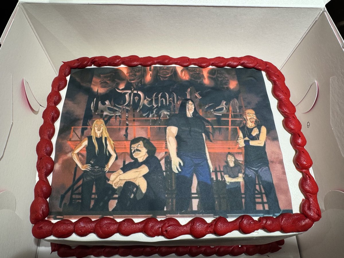dethokalypse's tweet image. LOOK AT MY FUCKING CAKE BRU 😭😭😭💔💔💔💔 ITS 💔💔💔
#metalocalypse
