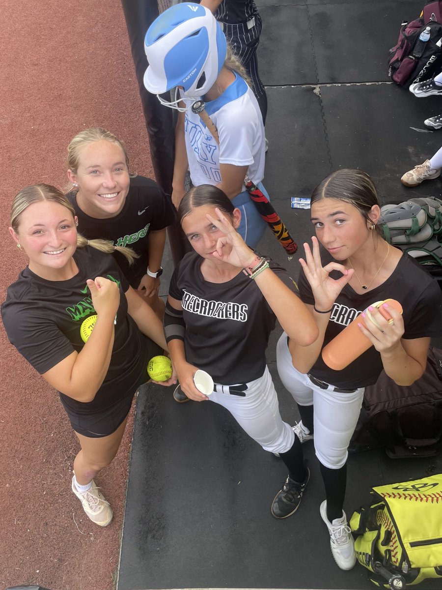 AubreyMulterer's tweet image. Got to reunite with @14rylanmiller at @HerdSB camp. Had a blast checking out the area and working to get better. Thank you @AlyHarrell and all the players for making the day. 🧨