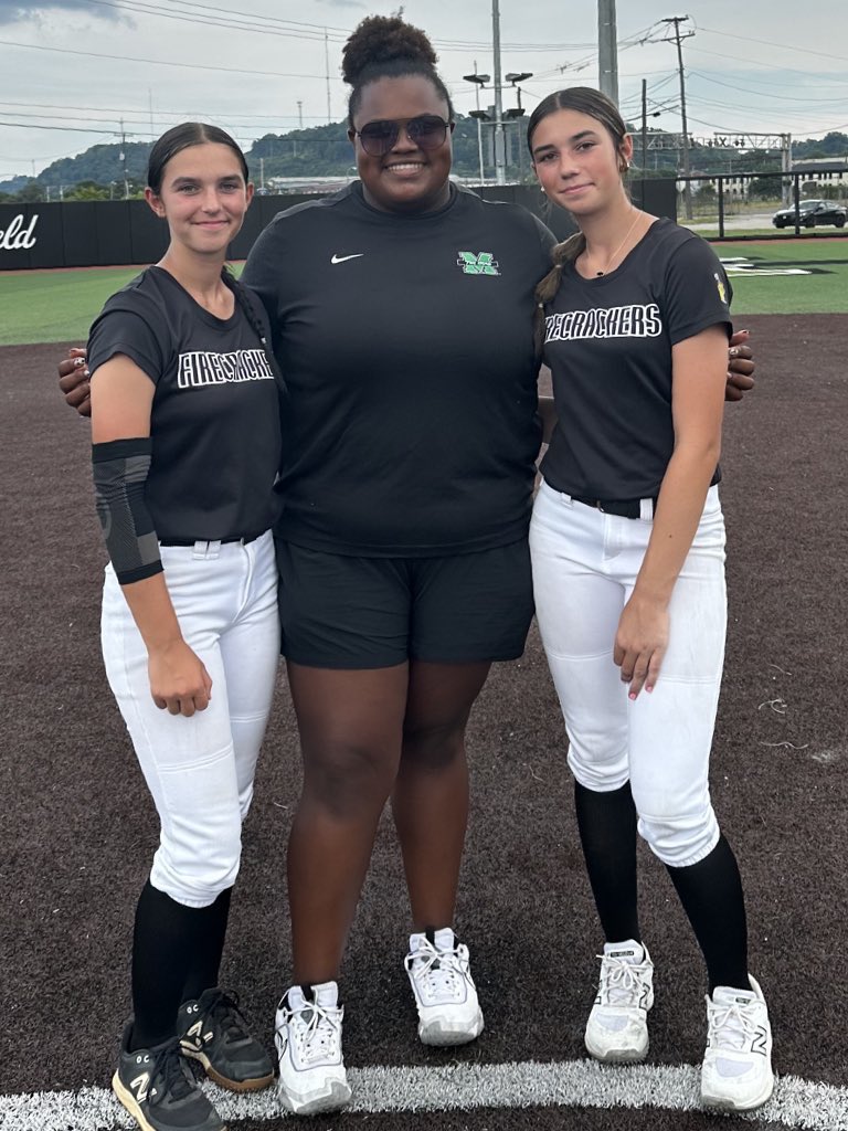 AubreyMulterer's tweet image. Got to reunite with @14rylanmiller at @HerdSB camp. Had a blast checking out the area and working to get better. Thank you @AlyHarrell and all the players for making the day. 🧨