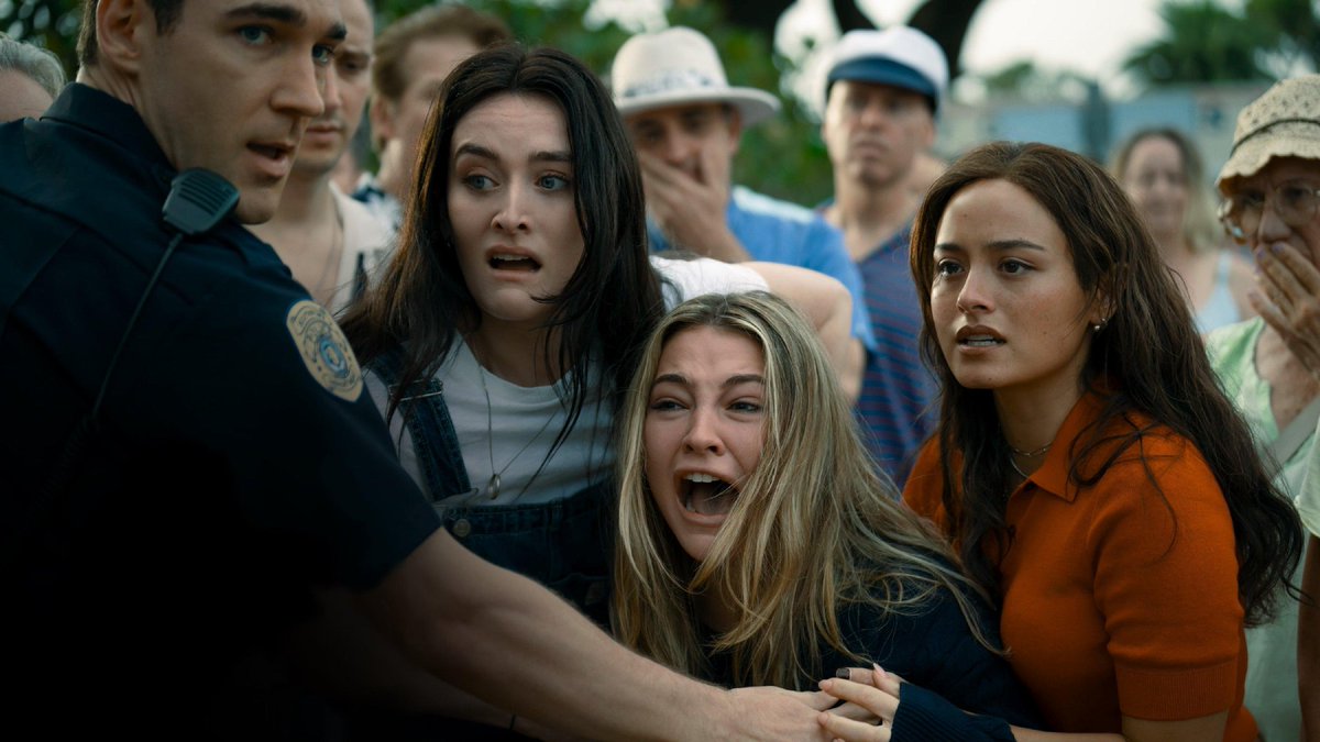Cinemaniac94's tweet image. Loved, loved, loved #IKnowWhatYouDidLastSummer ! Cast was great, the Fisherman is more brutal than ever, Madelyn Cline was born to be in a slasher! Some say the ending is divisive, but I thought it was ballsy & took the legacy sequel to a new level. @JennKaytin nailed it!