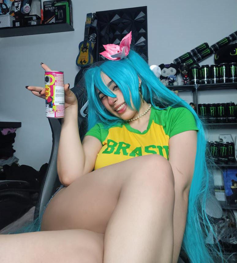 kari_otp's tweet photo. Miku brasileña es clave!🗣 #cosplay #HatsuneMiku #VOCALOID https://t.co/i0lksOXLWH