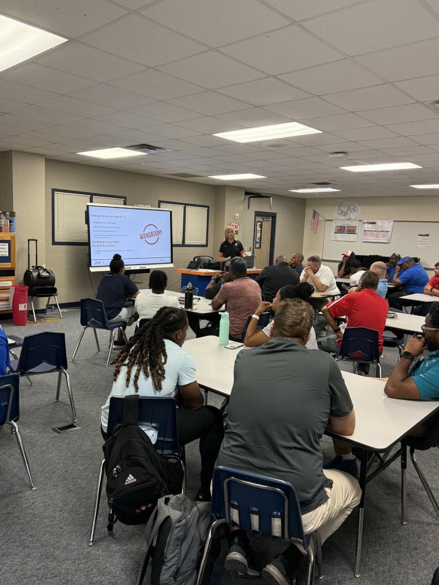 FBISDAthletics's tweet image. Special thanks to our athletic trainers: Bianca, Bryant, and June for coming to present to our coaches this afternoon on health & safety protocols and procedures. #FBISDGAMECHANGERS