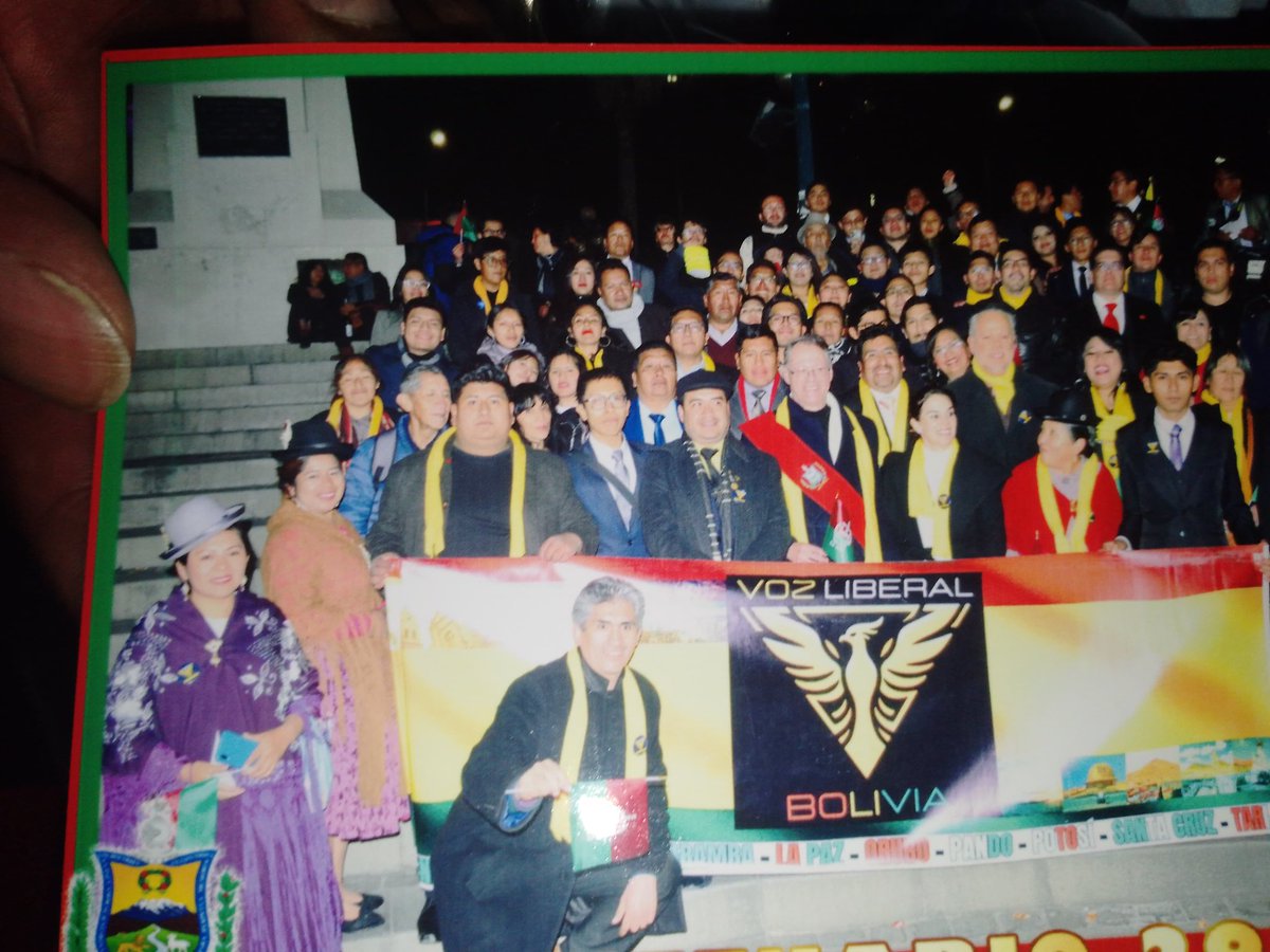 Guarden esta foto, porque habrá un antes y un después de lo que pasó en las calles paceñas esta noche.

Los que estuvieron ahí los saben.

No se si será el 2030 o antes, pero vamos a ser Gobierno y vamos DESMANTELAR todo este sistema de mierda 🇧🇴🇧🇴🇧🇴🇧🇴

Viva la libertad !