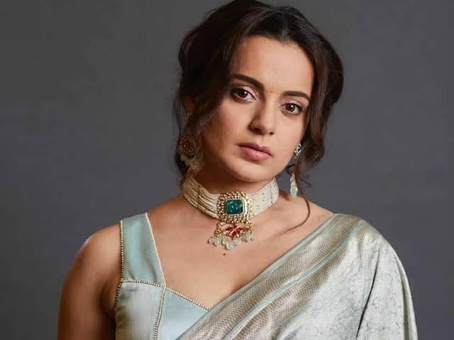 सरदार पटेल भारत के प्रधानमंत्री इसलिए नहीं बने क्योंकि वह अंग्रेजी नहीं बोल सकते थे 🤭
~कंगना रनौत

कंगना रनौत के इस बयान पर आपका क्या कहना है..?