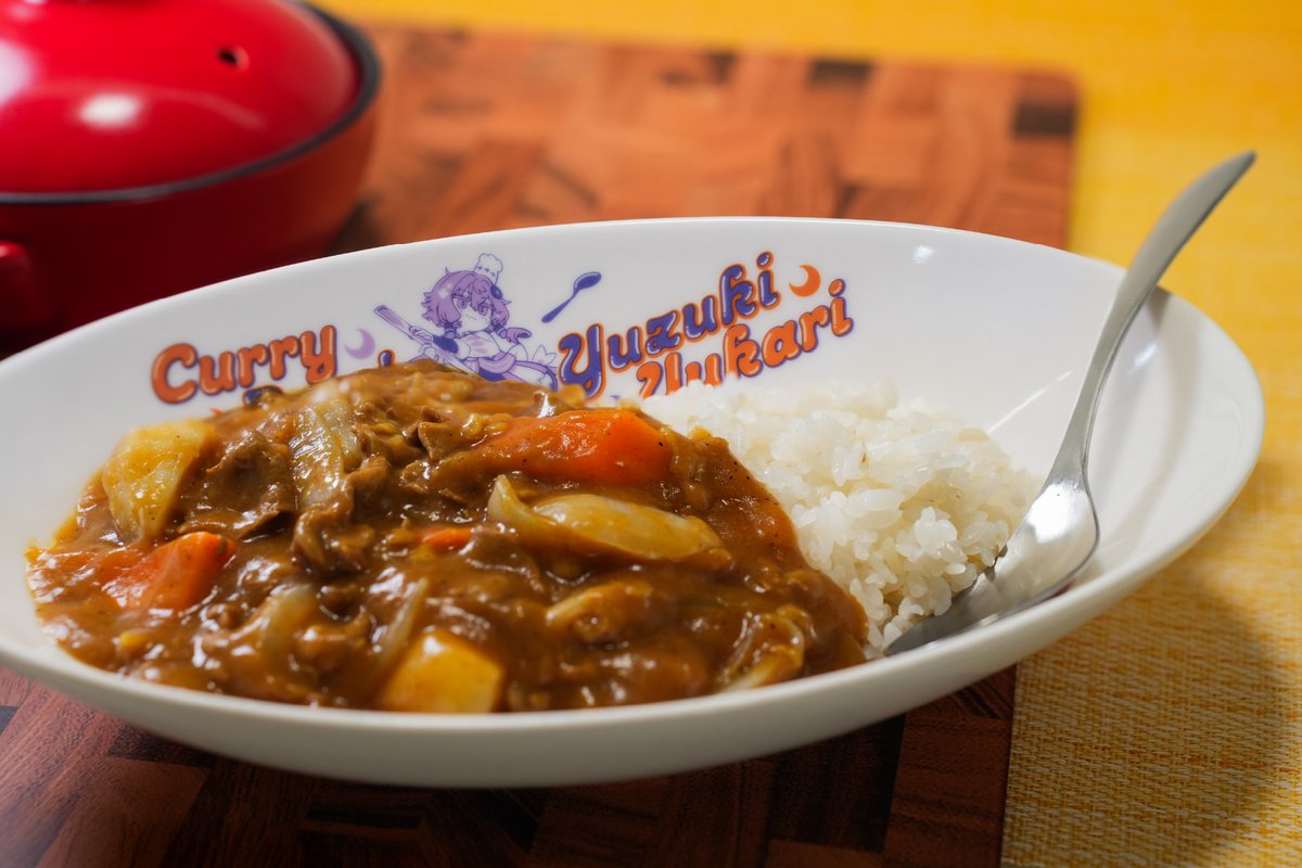 今年の企画は「カレーコンセプト（特製カレーつゆを開発・同梱）」ということで、同時展開商品としてオリジナルカレー皿をご用意いたしました！

デフォルメイラストもかれい先生描きおろし！今夏のおそうめんはもちろん、色々なお料理にご利用ください！
