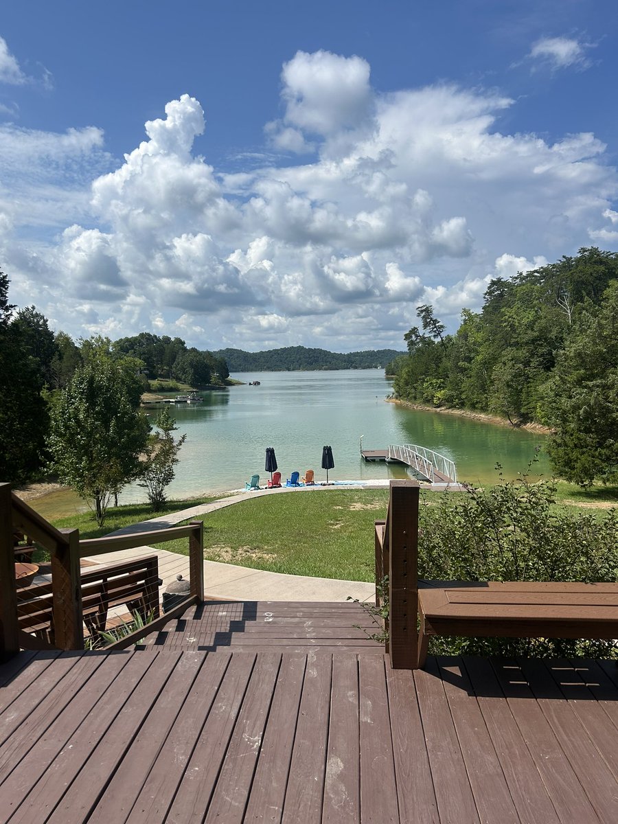 CoachMattWard's tweet image. Vacation before the season grind starts! Reset and get the mind right, can’t wait for this season! Still have to stop by and see @Vol_Football #Tennessee