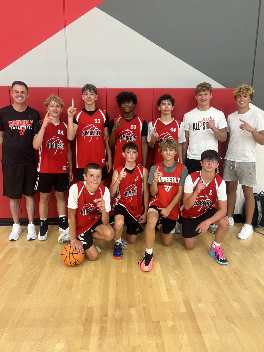 Congratulations to our Class of 2029 Makers on winning 1st place at the Neenah League! Undefeated in the 5 week league, with a solid championship game win tonight. 

Way to work hard this summer!! 👊 🏆