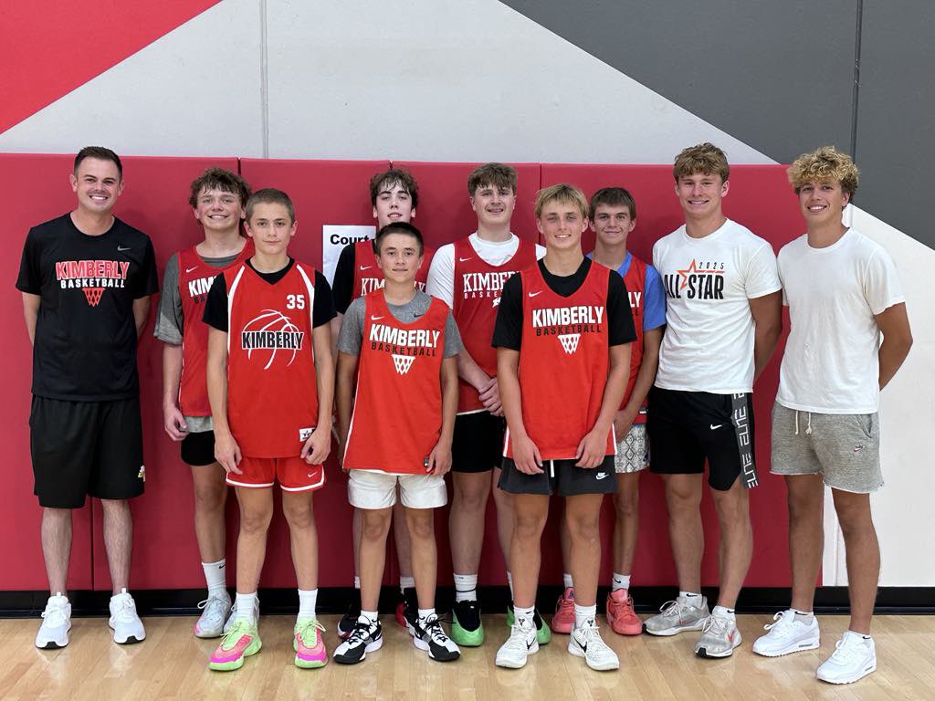 Congratulations to our Class of 2028 Papermakers for winning the championship of the Neenah JV League tonight! Great battle with Oshkosh North in the final. 

Very consistent, steady play all summer. Keep up the hard work!! 🏀