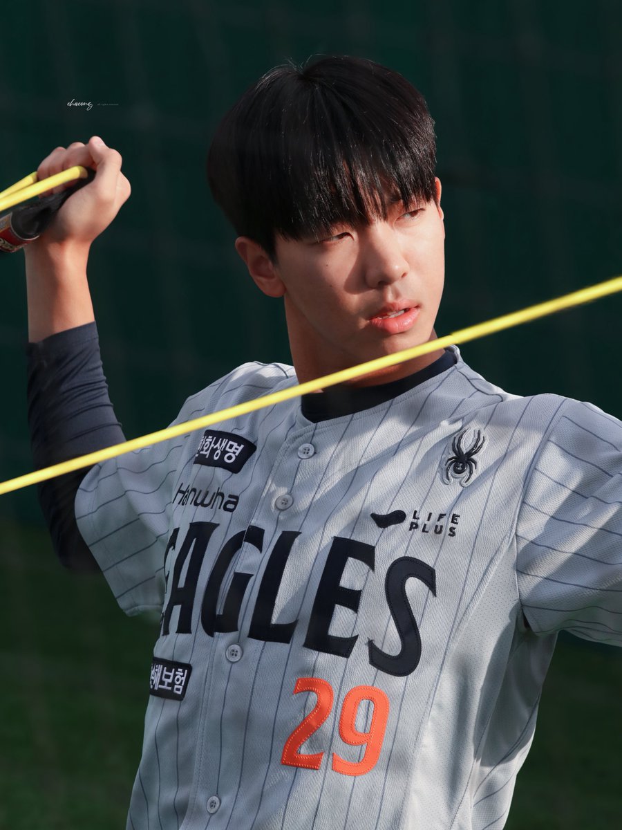 cha_cong2's tweet image. #한화이글스 #황준서

오후 6시 햇살 좋은 계절