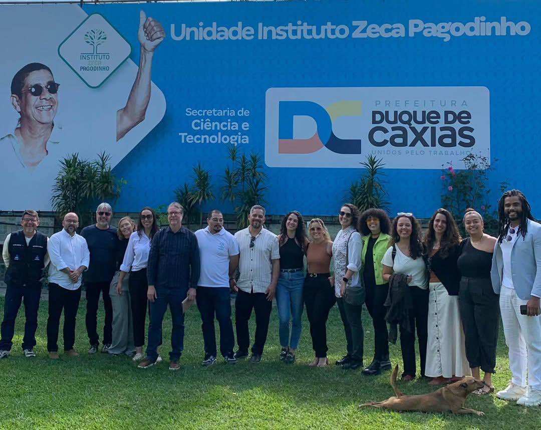 Segunda reunião do dia no pontente @institutozecapagodinho com muita gente querida e troca de gestores da prefeitura de Juíz de Fora . Com a companhia do secretário acessibilidade @victorbressan70 , da maior gestora da escola de Caxias @ursinhofelliz , a competente Fátima Marciel