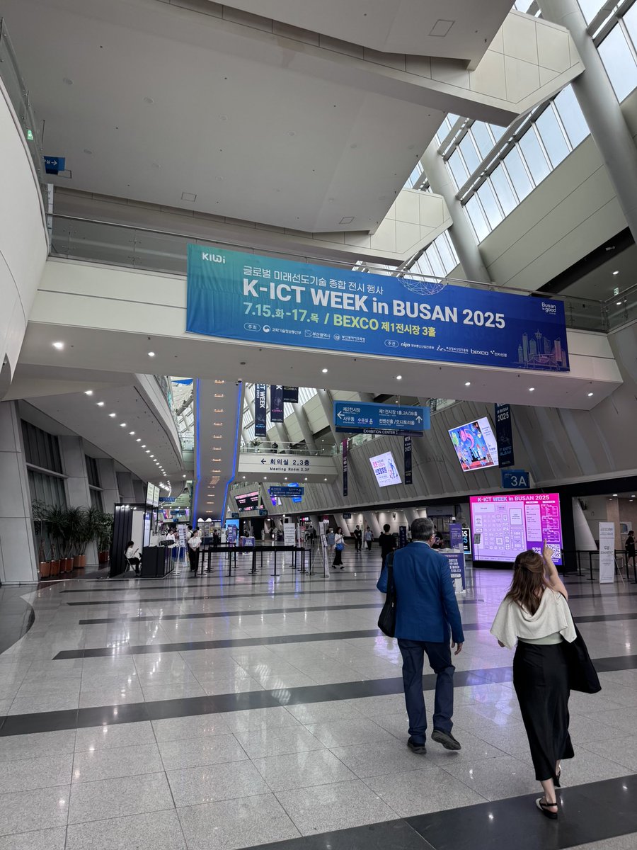 • <a href="/UrsusEnergy/">Ursus Energy</a> presentará en el #WSCE2025 en la ciudad de #Busan en Corea 🇰🇷 el proyecto <a href="/ursuslng/">UrsusAqualita LNG</a> como concesionario del <a href="/CIIT_mx/">Corredor Interoceánico</a> 

Mostrando las ventajas de invertir en México 🇲🇽 y aprovechando plataformas como los #PODEBIS en el desarrollo comunitario del sureste mexicano.