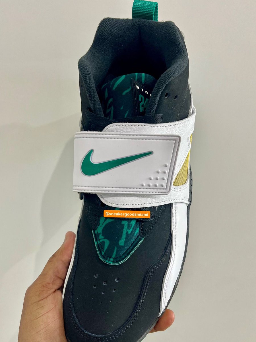 KicksFinder tweet media