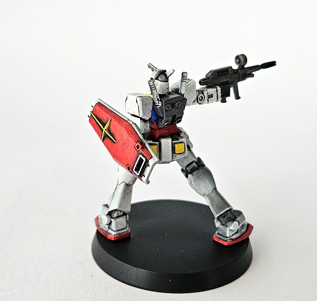 今昼完成。
#GCG スタートデッキ ガンダムアッセンブルセット同梱 
RX78-2 ガンダム
とうとう塗り分けに
老眼鏡を使いだしました😅
#ガンダムカードゲーム
#ガンプラ