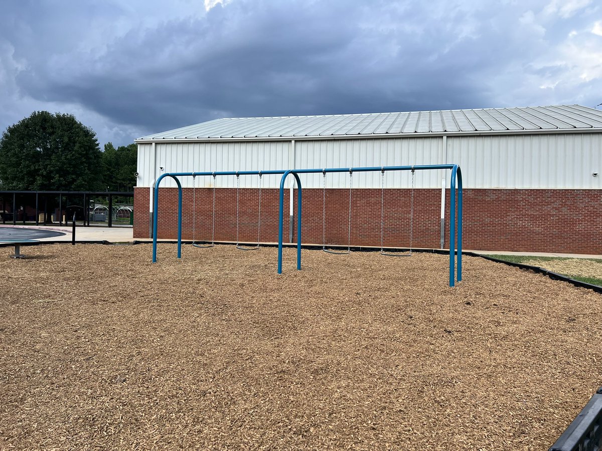 ProcurementNCSS's tweet photo. Middle Ridge Elementary School has brand-new playground equipment—more fun, movement, and smiles! 🛝 #SpiritPrideExcellence https://t.co/MAsJ07lOqW