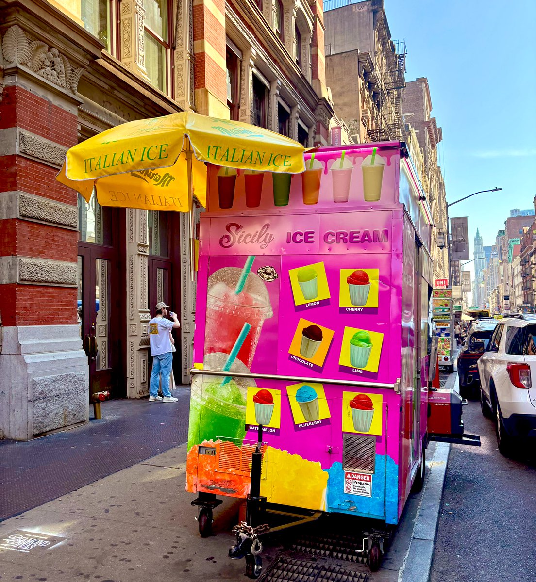 bshelburne's tweet image. just learned I am OBSESSED with a good Italian ice. Cherry & lemon are my fave combo but coconut good too.