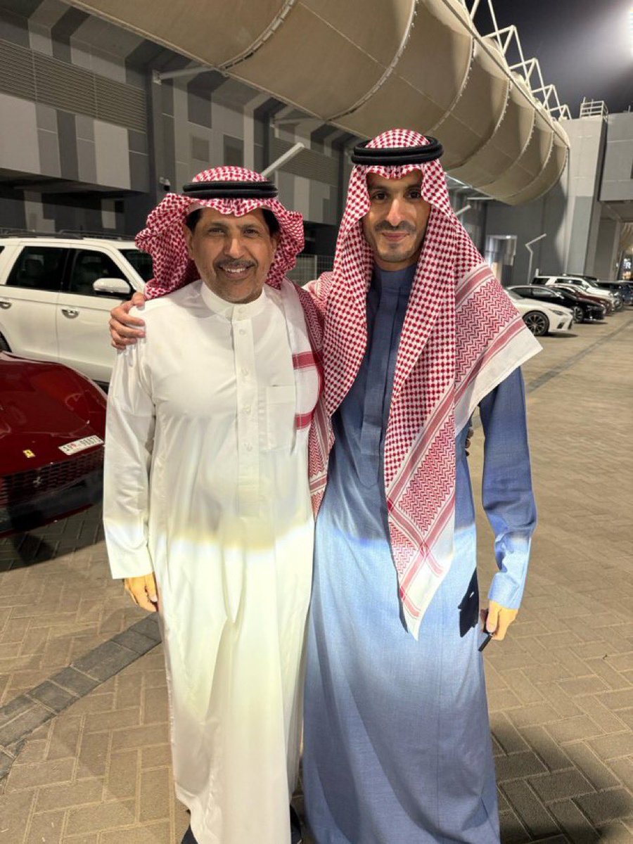حفيد معزي أمر خليف الهويشان رئيساً للشباب ..
والانين في مطعم كرمنا في البوليفارد ..