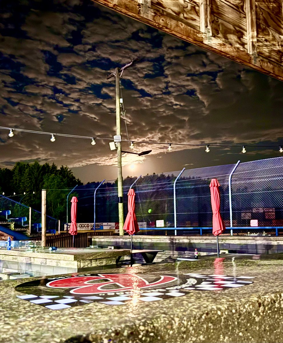 JeffStriegle's tweet image. Life after dark!
