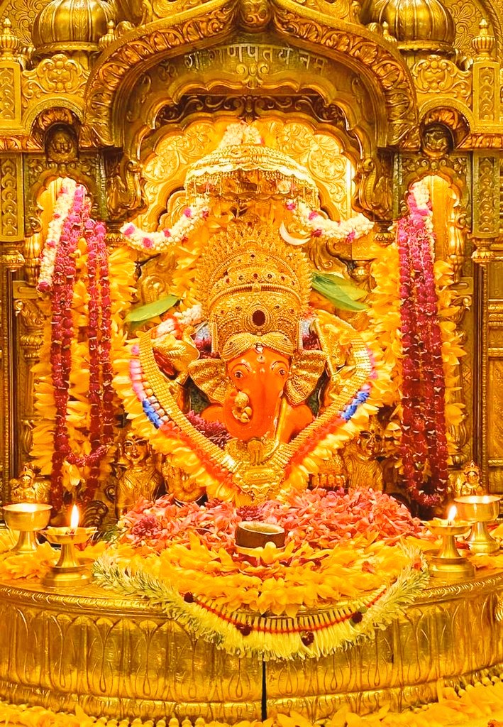 ॐ गं गणपतये नमो नमः श्री सिद्धिविनायक नमो नमः" का क्या अर्थ है?

ॐ गं गणपतये नमो नम: श्री सिध्धीविनायक नमो नम: अष्टविनायक नमो नम: गणपती बाप्पा मोरया ... हे मुक्ति दाई, हे मनोमय, हे कृपा कर, कीर्ति, बुद्धि नाथ ! 
श्री सिद्धिविनायक नमो नमः ™🚩🙏