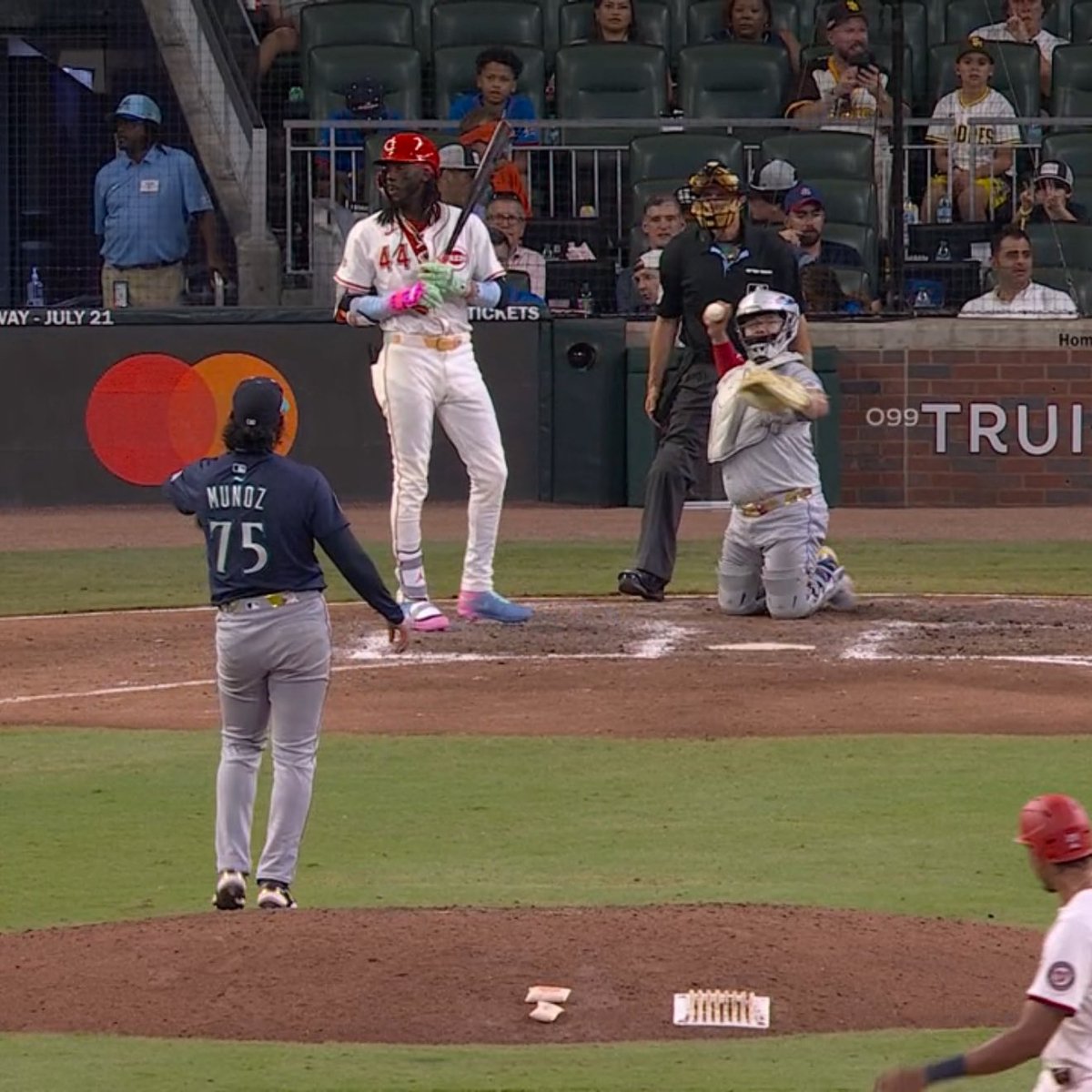 🔥 BATERÍA MEXICANA 🔥

Andrés Muñoz🇲🇽 pitcher y Alejandro Kirk🇲🇽 receptor ¡Histórico!