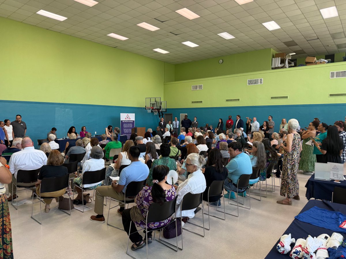 YesPernellD's tweet image. The Roadwomen are doing what leaders do: showing up, organizing, and pushing for a better future. They’re rooted in community, driven by purpose, and focused on the work that matters. This is how change happens: not from the top down, but from the ground up. Proud to stand with…