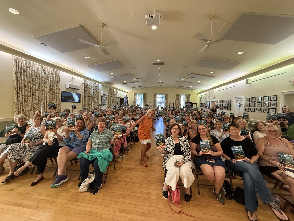 THE UNRAVELING OF JULIA Tour takes Doylestown! Thanks to Doylestown Books and to everyone who came out! Love you all!!!