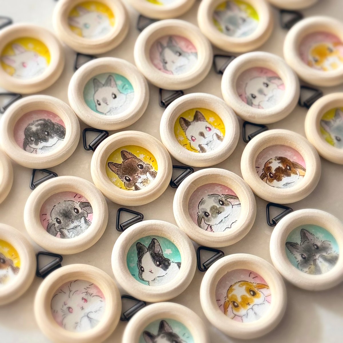 berryjyo007's tweet image. 🐰愛知 名古屋🐰🎨
2025年7月20日(日)開催‼️
11:00-16:00
『うさマニア5』
VeryBerryも出展するよー!🚅🏃♀️✨
┈┈┈┈┈┈┈┈┈┈┈┈┈┈┈┈┈
🌸New✨各1つずつのみ販売
(スカート・ボディバッグ・トート)
🌸複製画
🌸キーホルダー
🌸チャーム
🌸ミニミニ原画(個数制限あり)…