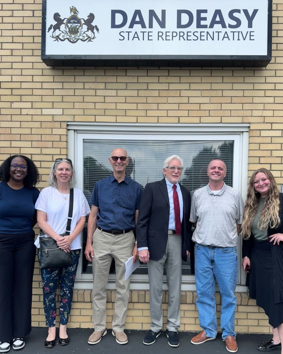 ConservationPA's tweet image. Major thanks to @RepDeasy, who met with @PennFuture and our volunteers to talk about stormwater runoff and #SolarEnergy ☀️ After listening to our advocates, Rep. Deasy signed as a cosponsor to key bills that are moving through the state legislature!