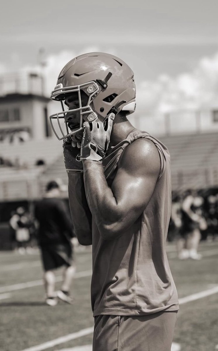 EastonJointer's tweet image. Thank you God for allowing me to constantly and consistently perfect my craft utilizing the talents you’ve blessed me with. 🙏🏾 @theBAFootball @TNSelect7V7 @CSmithScout @cpw_BA @shaynep_media @ChadSimmons_ @TomLoy247 @SWiltfong_ @Radir_Annoor @Canon_Jackson7 @samspiegs