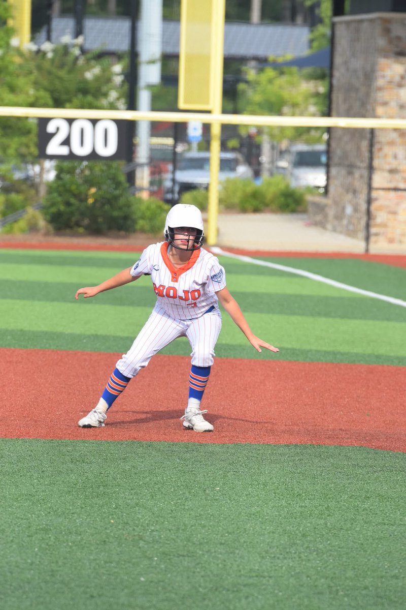 EllaB2029's tweet photo. Not my best tournament at the plate but defense was on point, 8 put outs in OF. Proud of my team for coming out on top at the Heart of Dixie Exposure Tournament, 🥎 14U Champions 🥎
#mojosoftball
@USASoftball 
@UAH_SB 
@coastalsouthsb 
@SouthAlabamaSB https://t.co/mmibVAAVvh